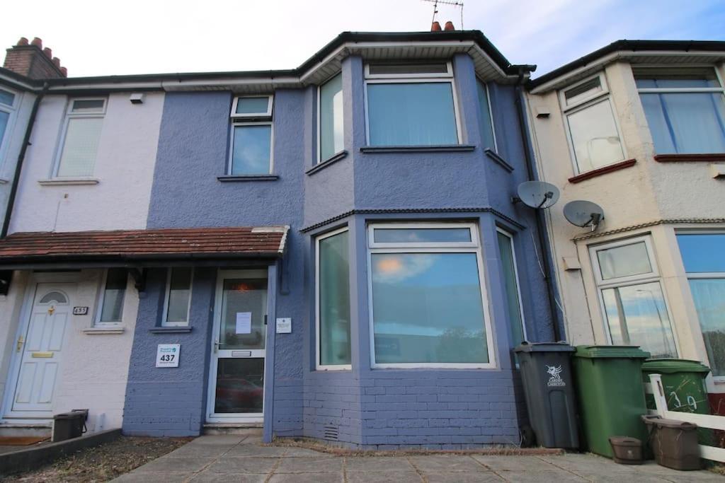 Large Modern House By Property Promise Cardiff Zewnętrze zdjęcie